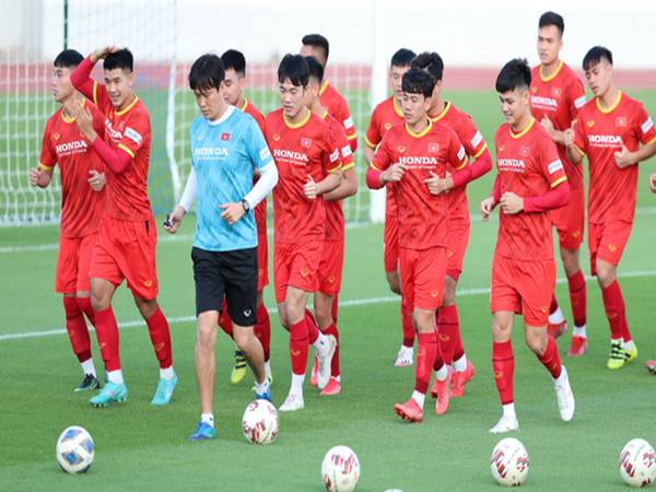 Bóng đá VN ngày 1/12: ĐT Việt Nam hủy buổi tập trên sân Thống Nhất