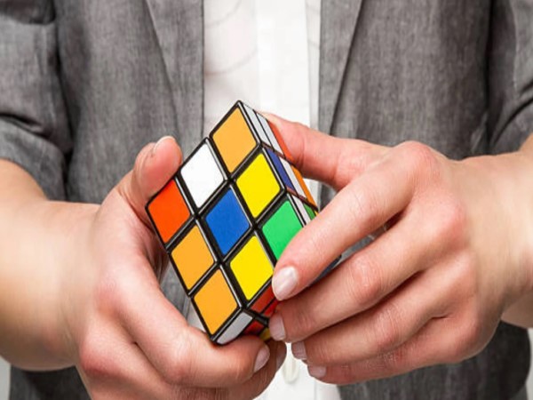 Học chơi Rubik bắt đầu từ đâu? Hành trình từ con số 0