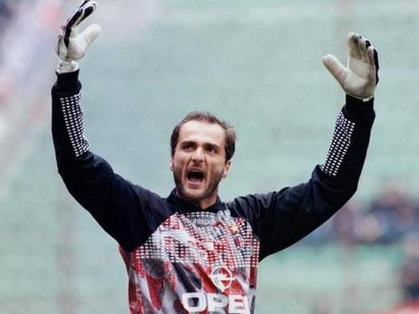 Thủ môn AC Milan