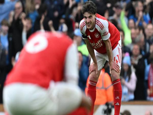 Tin Arsenal: Mikel Arteta thất bại với canh bạc pressing